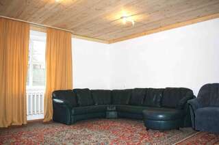 Дома для отпуска Cottage on Krasnopartizanskaya Гродно Дом для отпуска-54