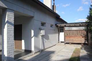 Дома для отпуска Cottage on Krasnopartizanskaya Гродно Дом для отпуска-7
